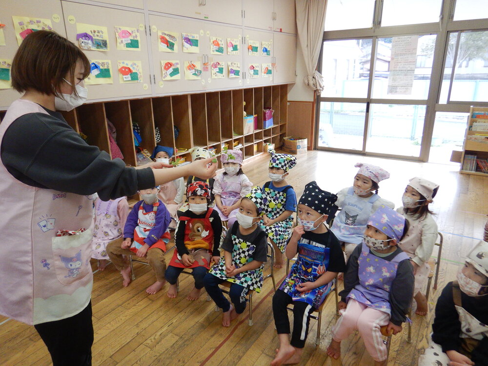 七草がゆクッキングの様子 (2)