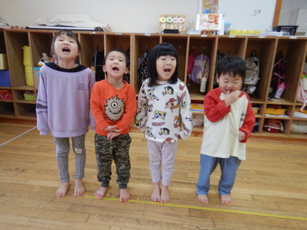 お楽しみ会の練習 (1)