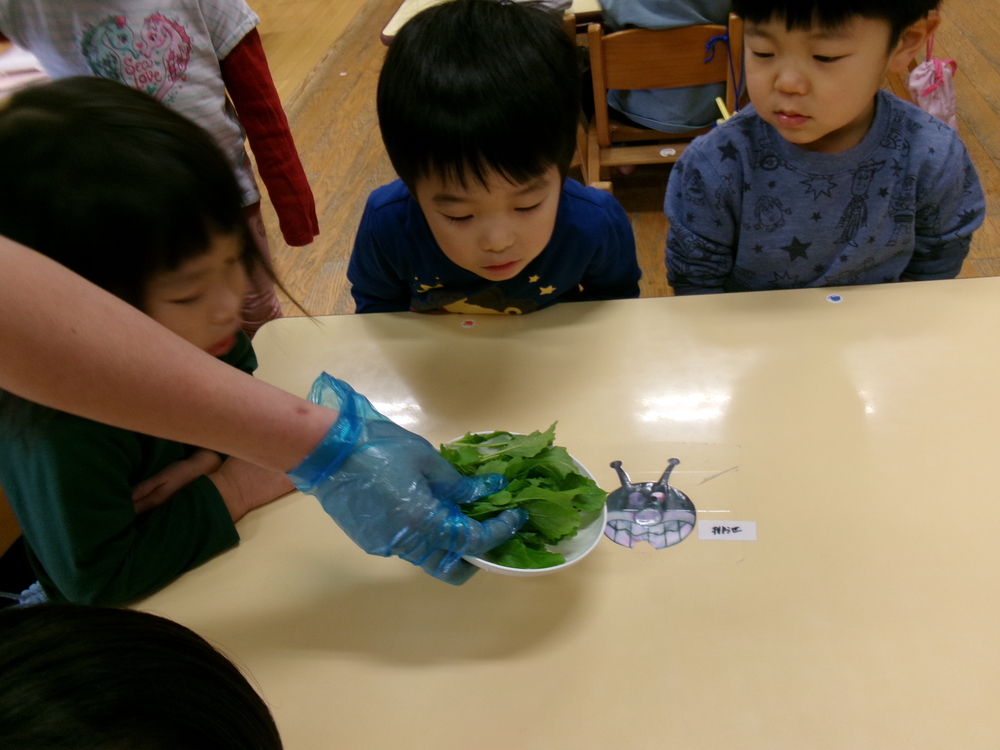 お弁当ごっこの様子