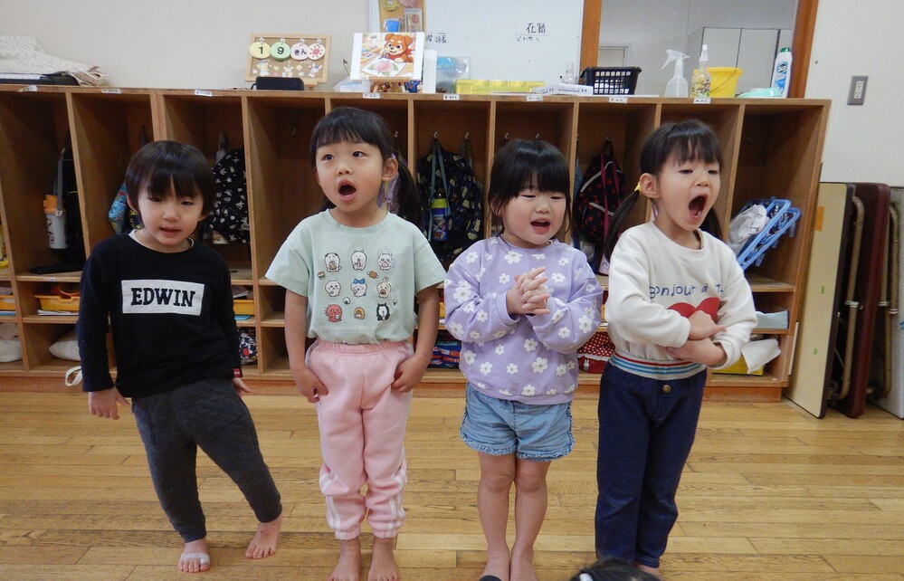 お楽しみ会の練習 (2)