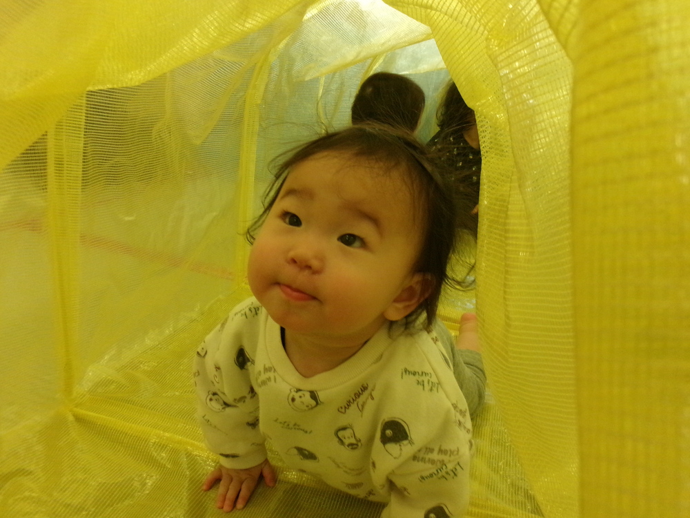 トンネルあそびの様子(2)