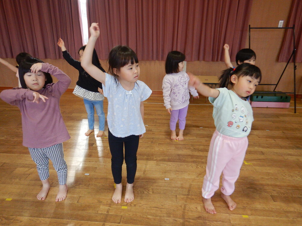 お楽しみ会の練習の様子 (2)