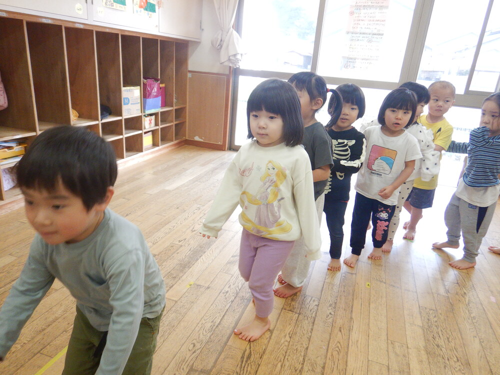 ロンドン橋をする子ども (6)