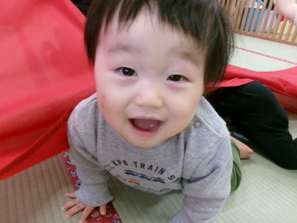 パラウェーブで遊ぶ子ども (5)