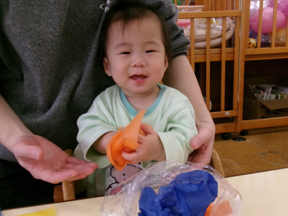 製作をしている様子 (4)