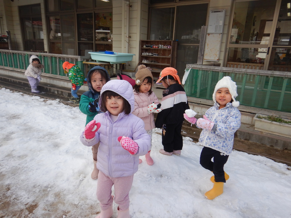 雪遊び (2)