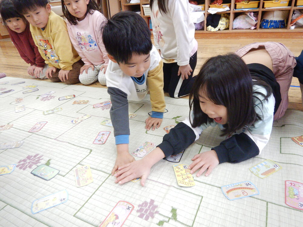 カルタの様子１