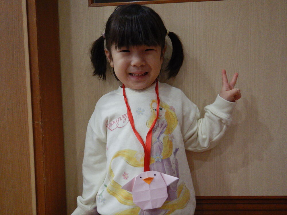 誕生会に参加する子ども (3)