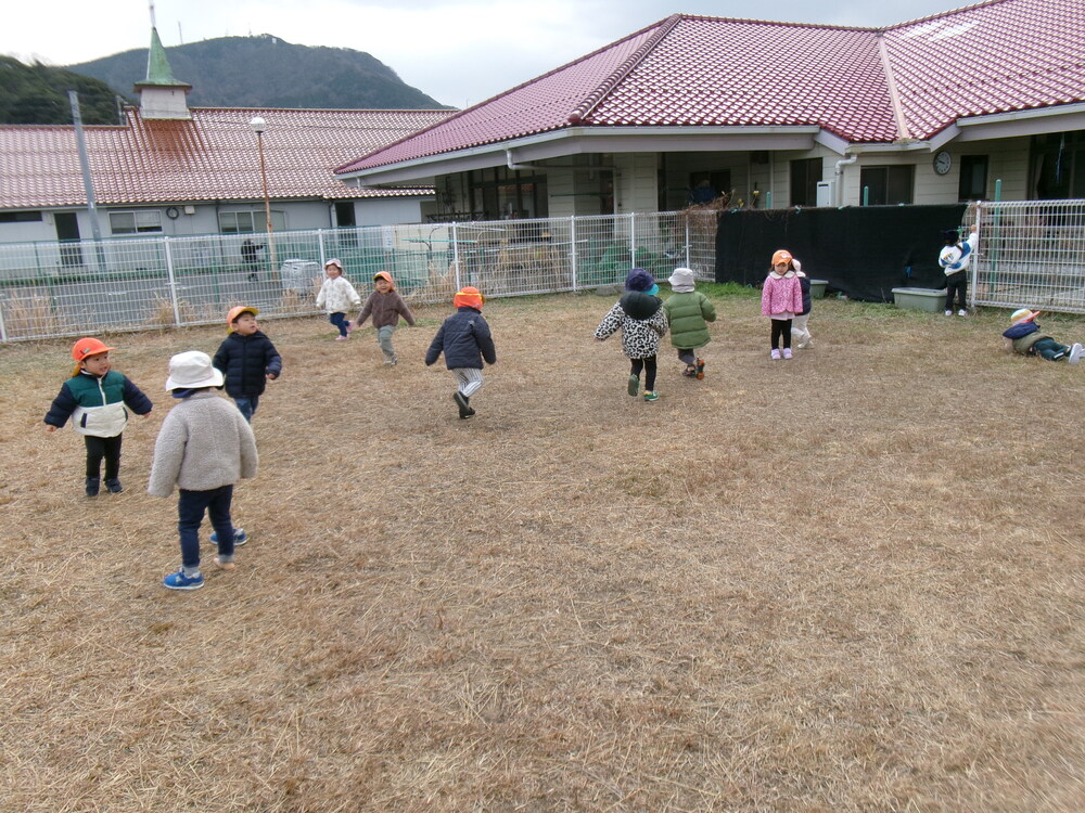 園庭遊びの様子