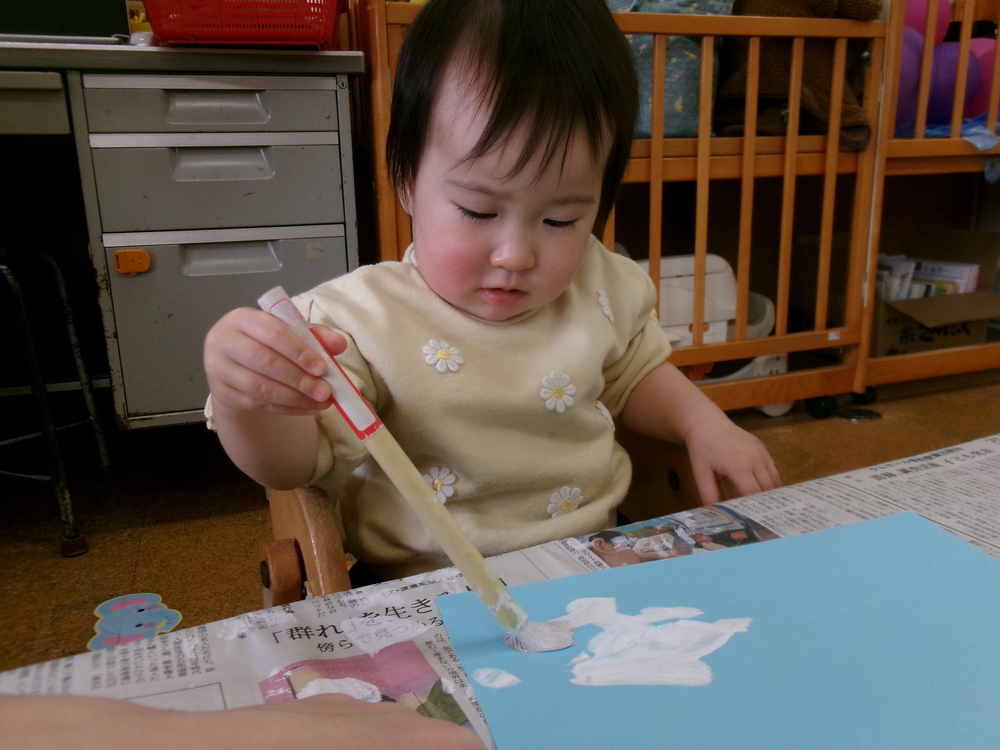 絵の具遊びの様子