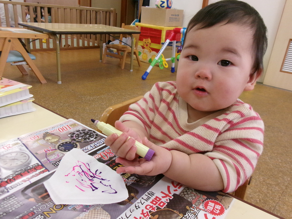 コーヒーフィルターへ色をつける様子5