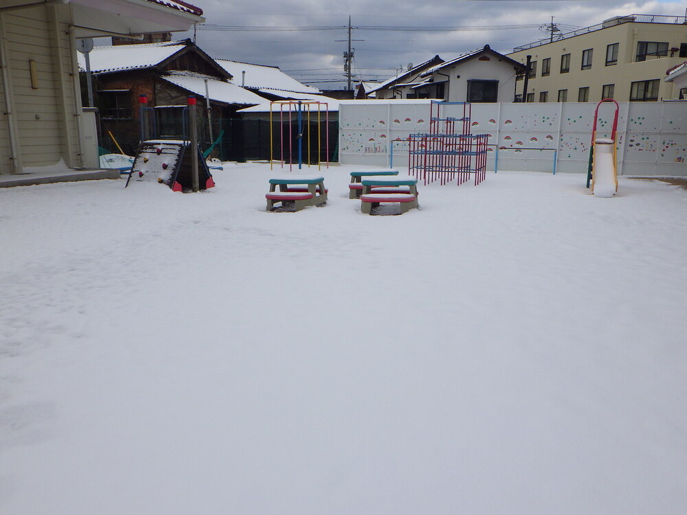 雪遊びの様子 (1)