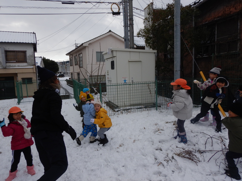 雪遊びの様子５