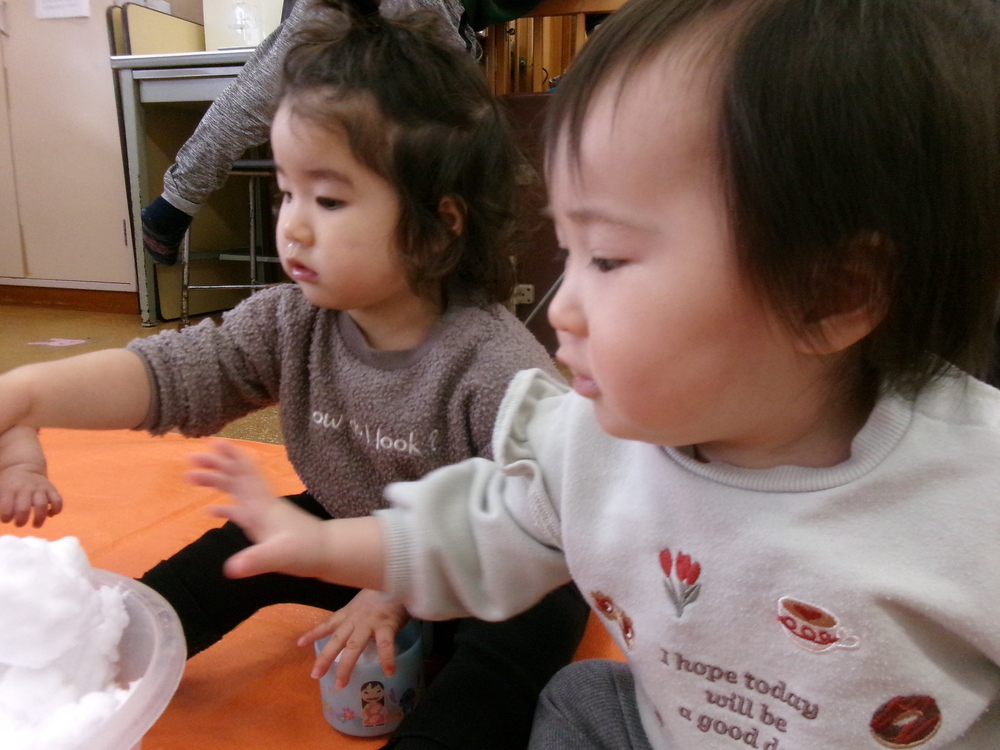 雪遊びの様子 (4)