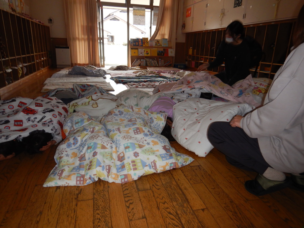 避難訓練の様子 (4)