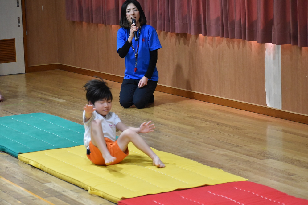 お楽しみ会の練習 (12)