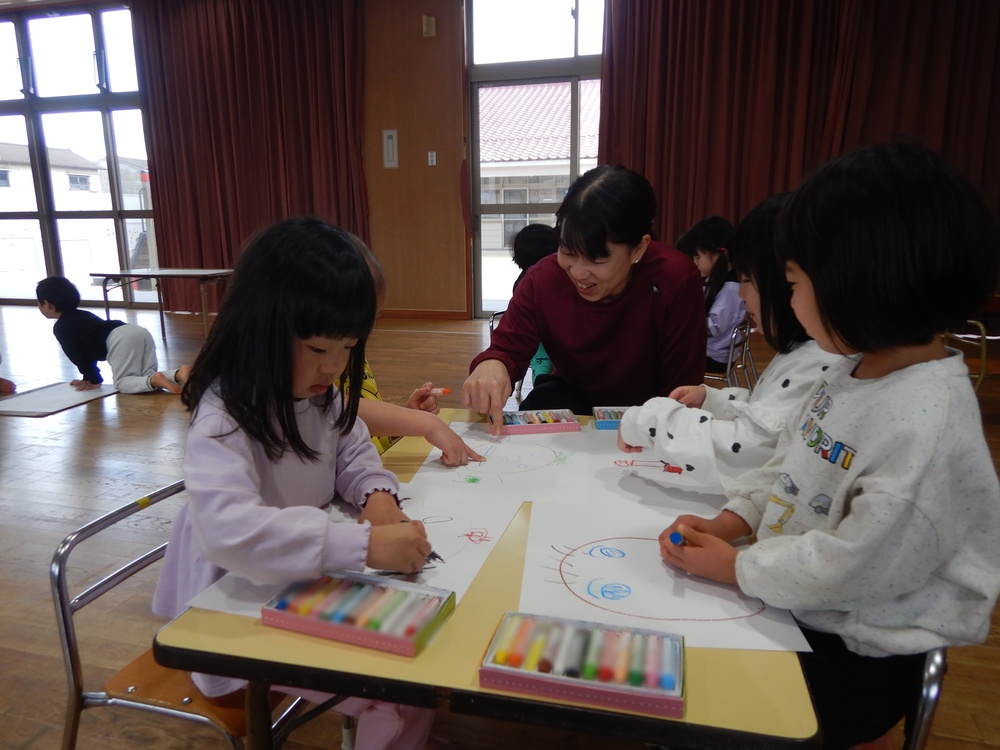 絵を描いている様子１