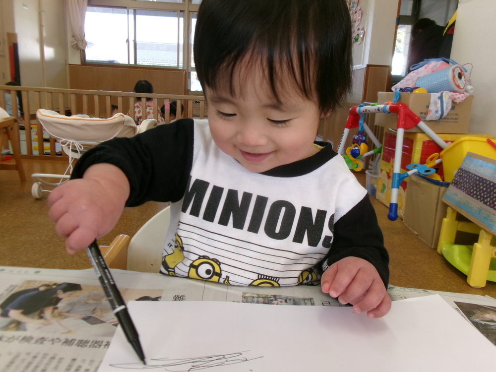 お絵描きの様子 (1)