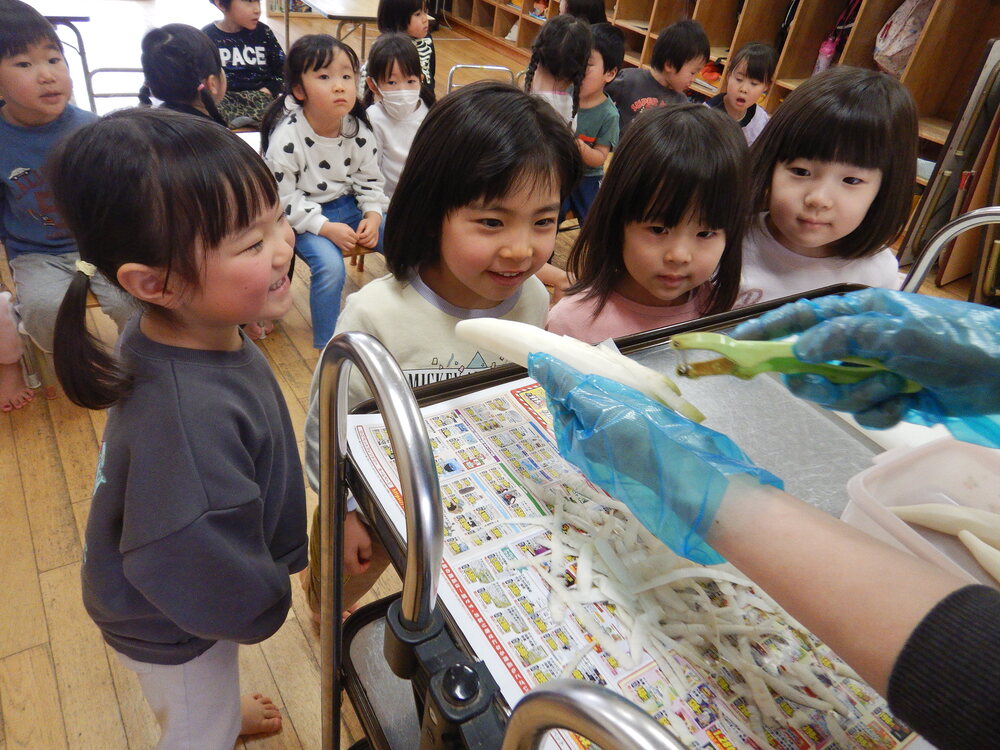 大根クッキングの様子 (2)