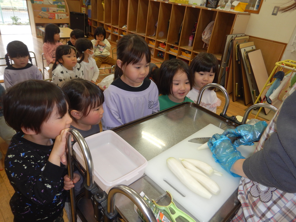 大根クッキングの様子 (3)