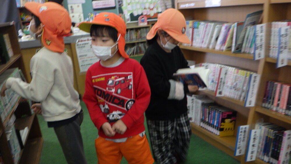 小学校見学の様子 (2)