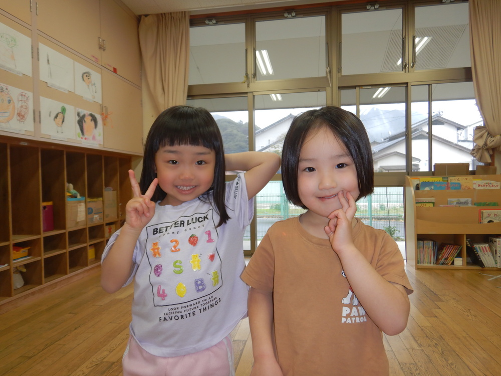 椅子取りゲームの様子 (1)