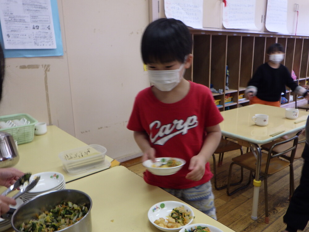給食の様子 (3)