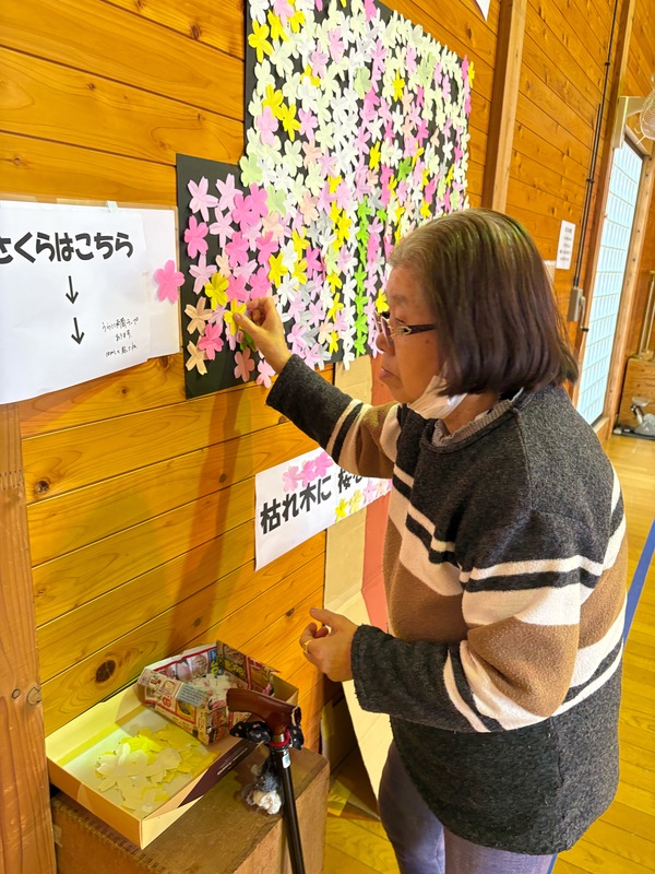 1周に1枚貼って頂いています