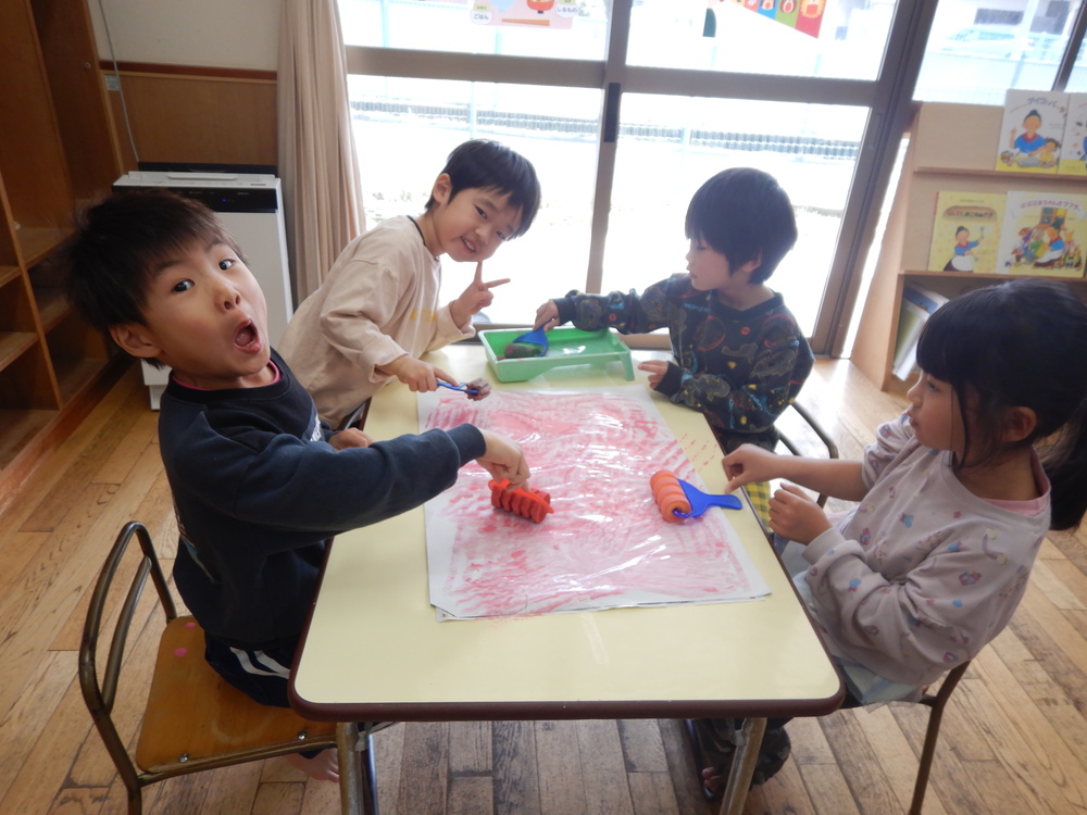 桜の制作をする様子2