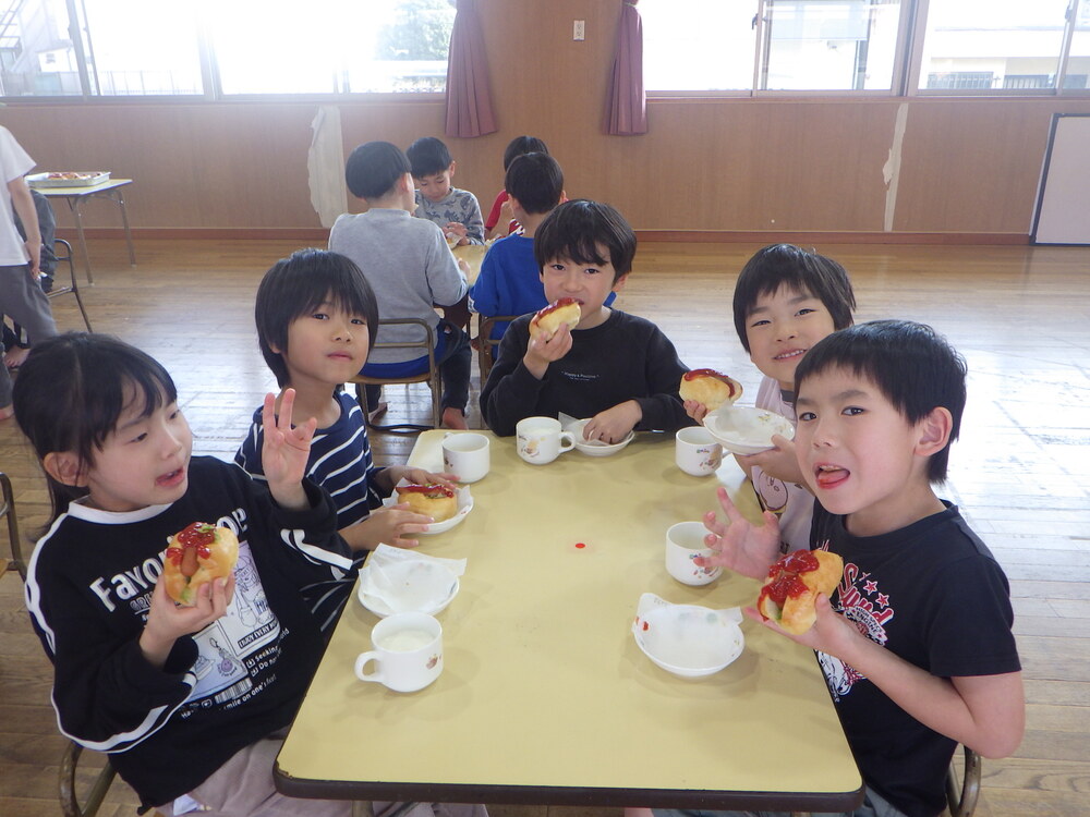 パン作りの様子 (12)