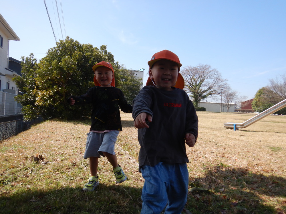 長久児童公園で遊ぶ子ども (4)