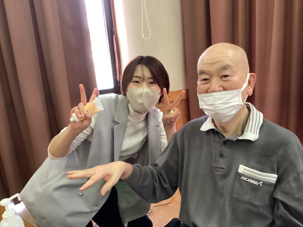 ハンドマッサージ