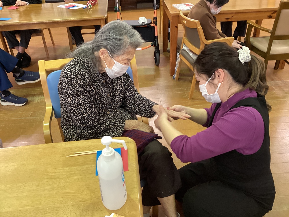 ハンドマッサージ