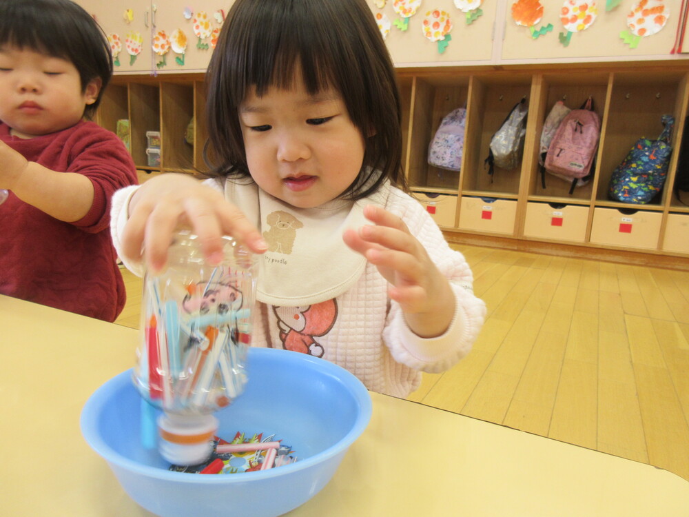 ポットン落としをしている