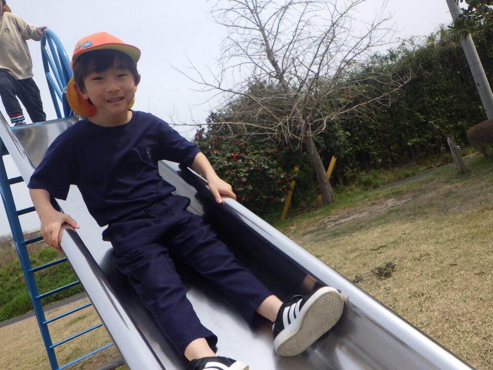 長久児童公園で遊ぶ子ども (4)