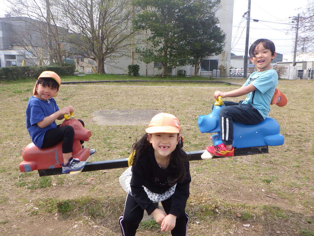 長久児童公園で遊ぶ子ども (7)