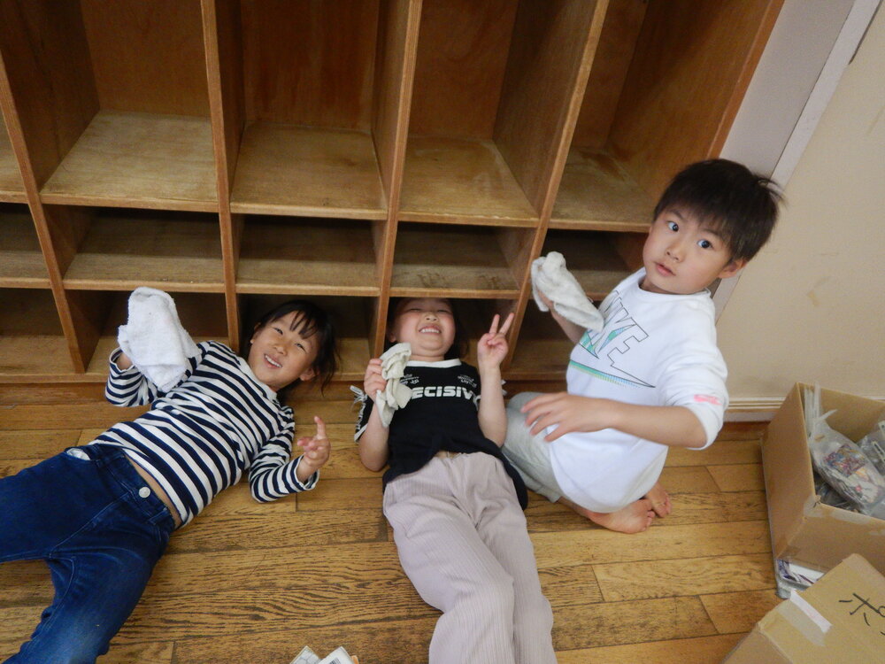 ロッカーの掃除をする様子２