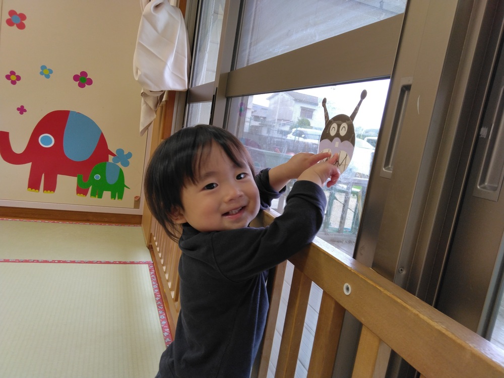 お部屋で遊んでいる様子 (6)