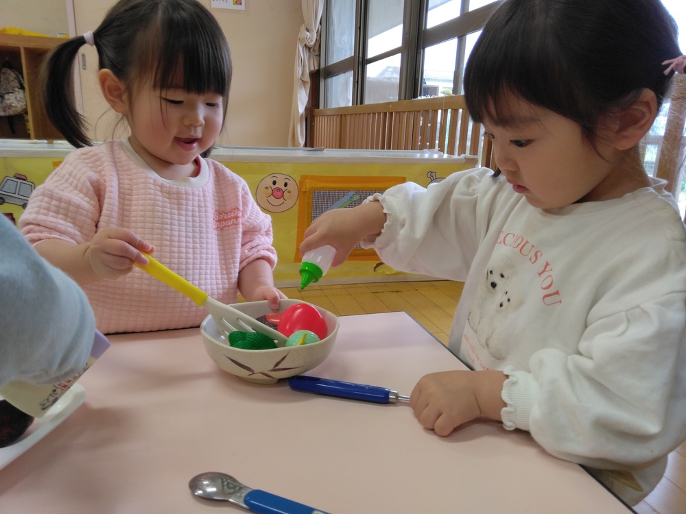 おままごとをしている