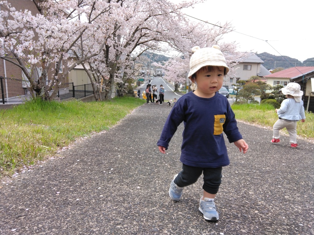 喜多の宮で遊ぶ子ども (5)
