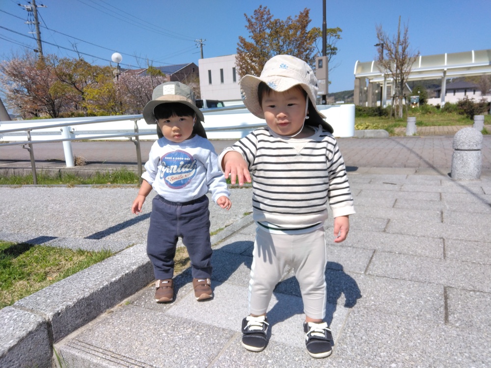 あすてらす公園で遊び子ども (2)