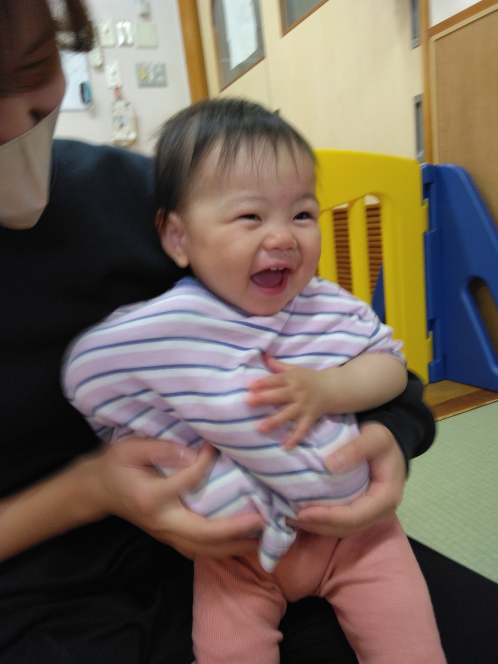 ボールで遊ぶ子ども (3)