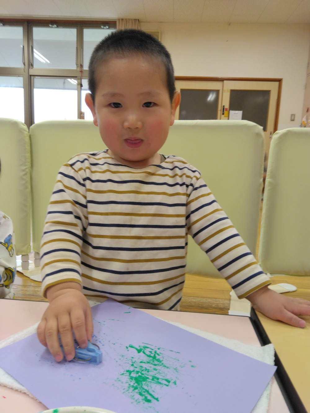 スタンプを押している