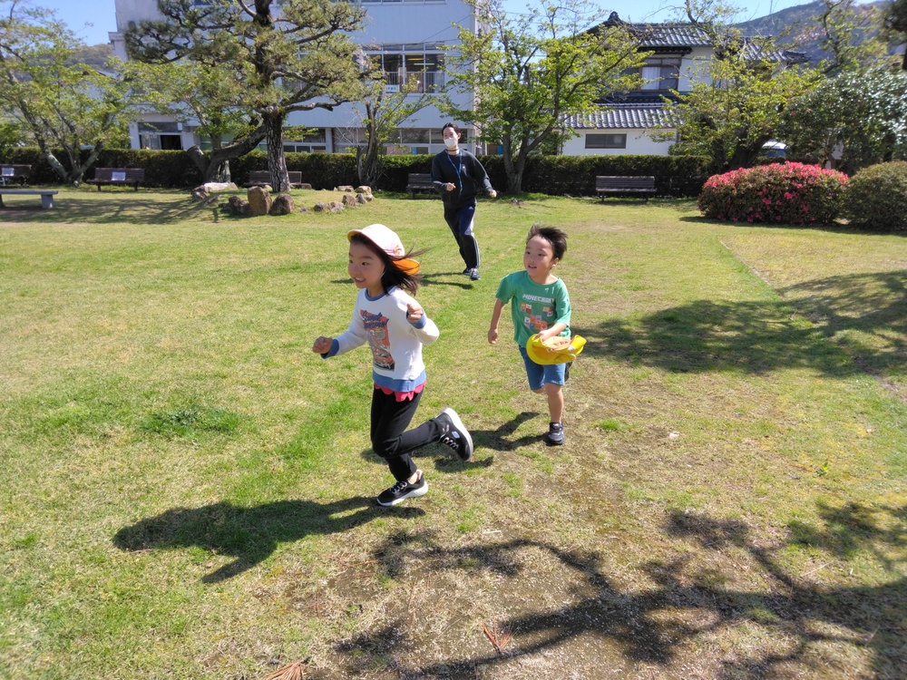 鬼ごっこをする様子１