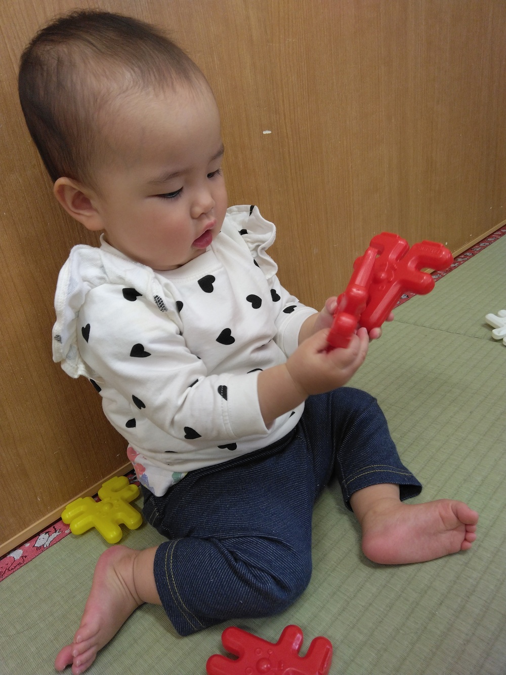 ブロックで遊ぶ子ども (5)