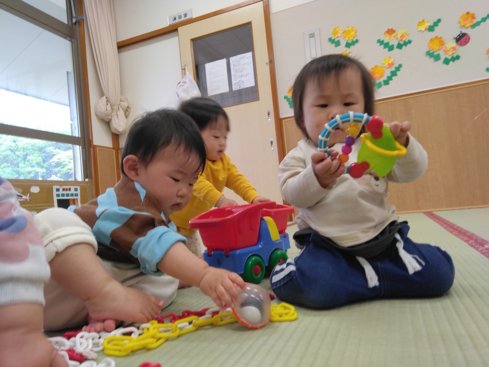 好きな遊びを楽しむ様子 (4)