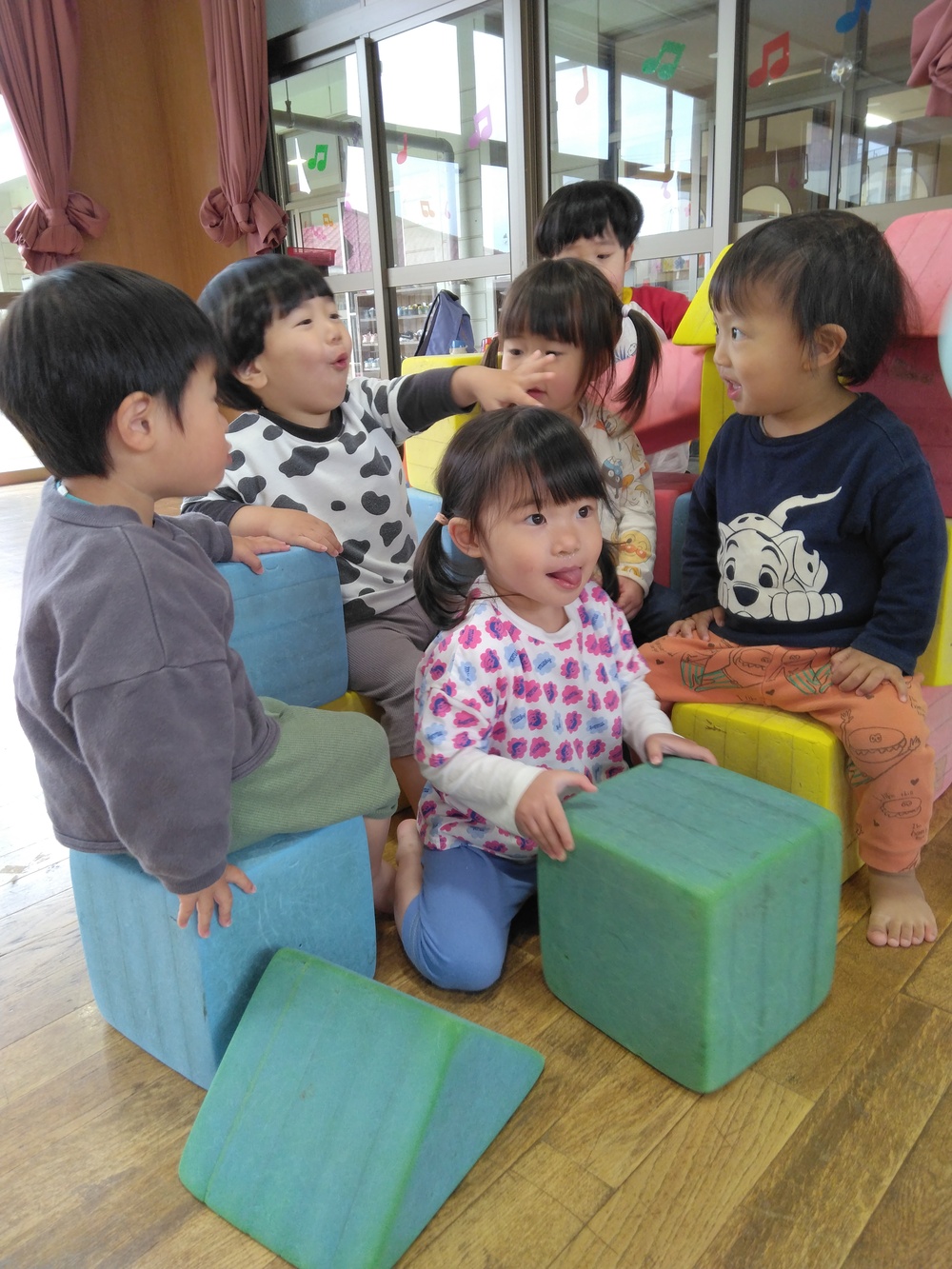 遊んでいる