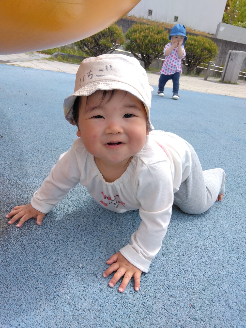 あすてらす公園で遊ぶ子ども (2)