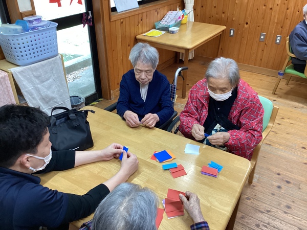 手芸しています