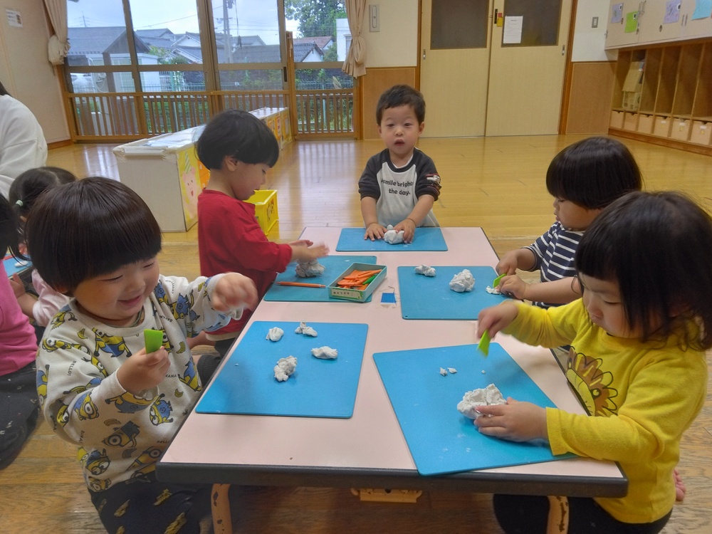 ねんど遊び (2)